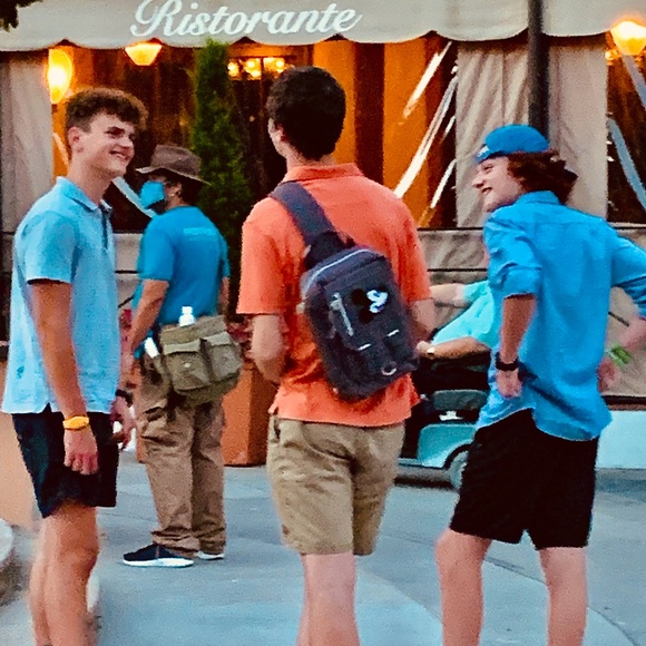 Meet your Posher, Joanna - Picture 3 of 4